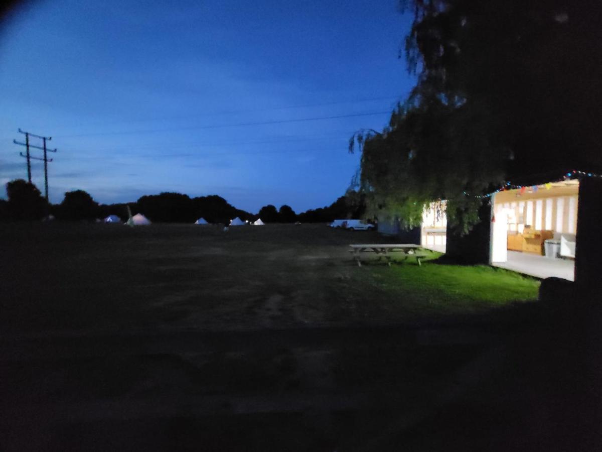 Hotel Dorset Glamping Fields Corfe Mullen Exterior foto